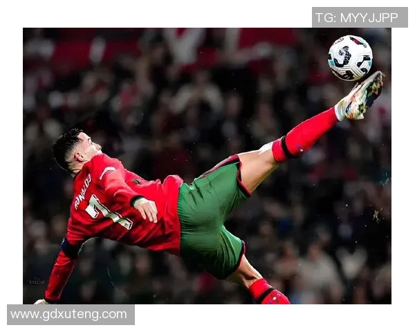 顶级足球明星如何通过自律塑造卓越职业生涯与身体素质的秘密