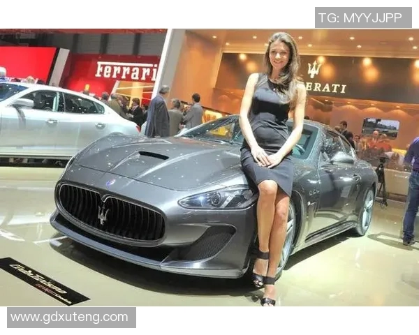 足球明星中午纹身图片女神魅力展现与时尚风潮的完美结合