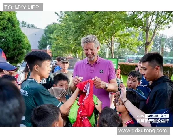 足球训练营助力梦想成真培养未来足球明星的摇篮与舞台